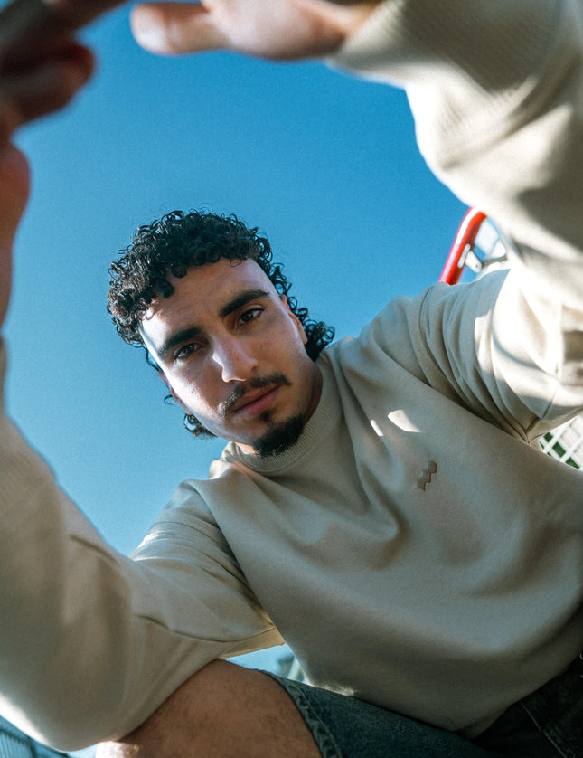 Oversized sweater sand