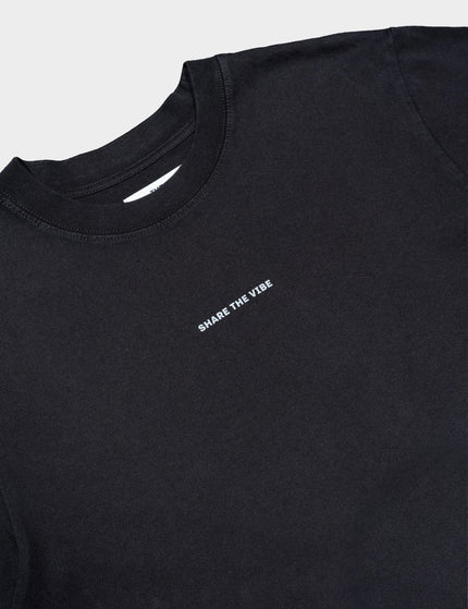 SHARE THE VIBE T-shirt dyed black