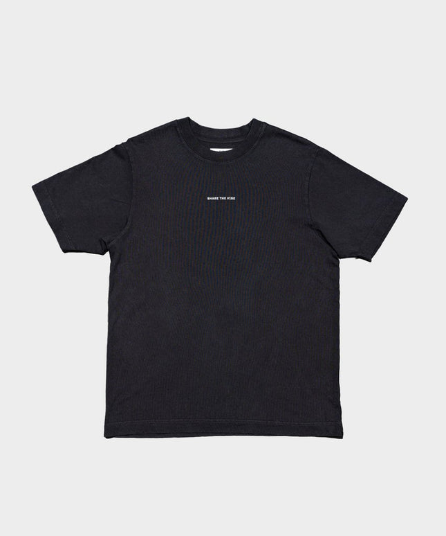SHARE THE VIBE T-shirt dyed black